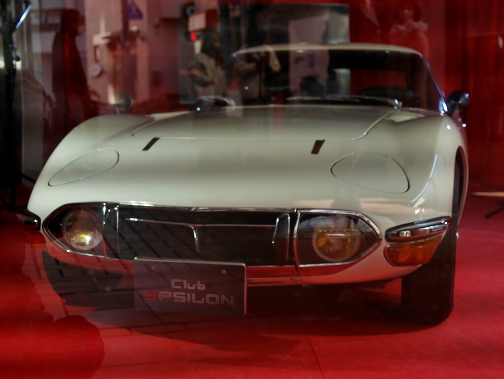 TOYOTA 2000GT