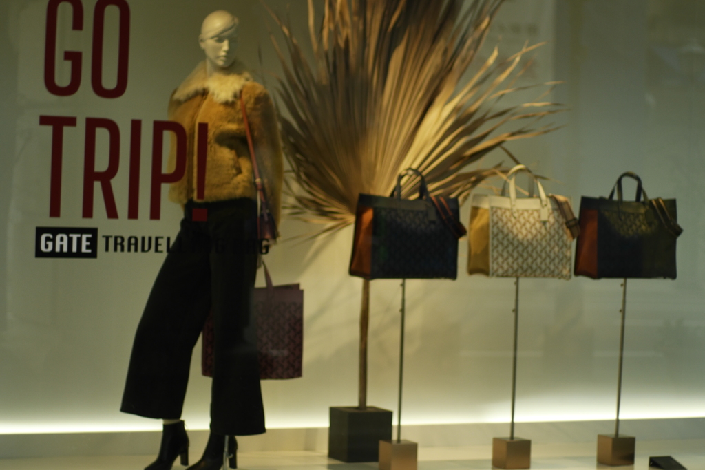 Showwindow at DAIMARU store