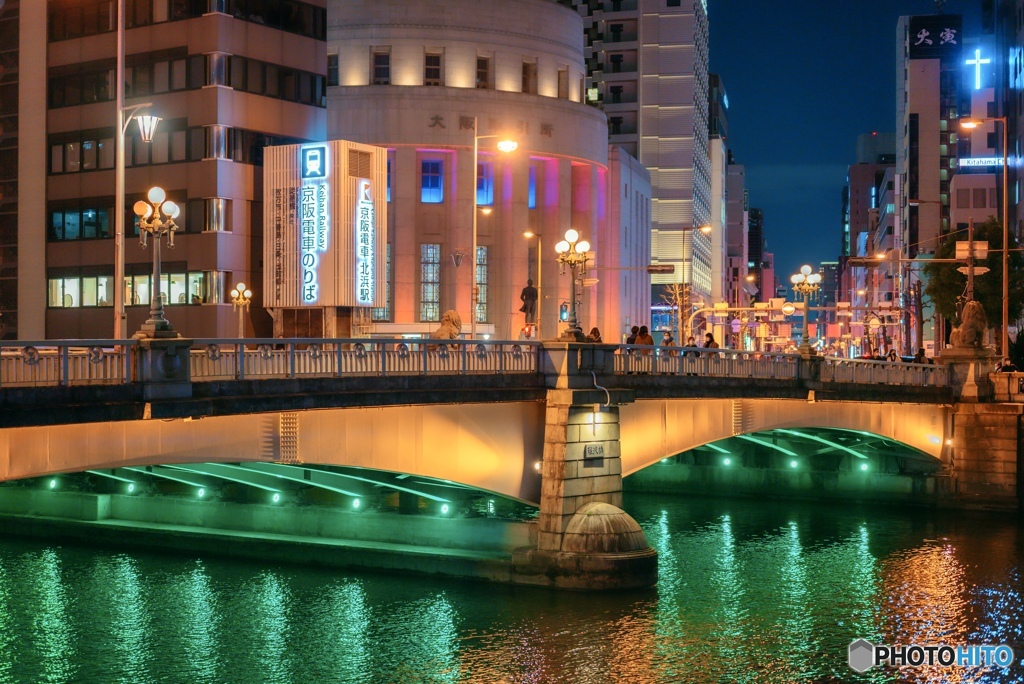 夜の北浜駅