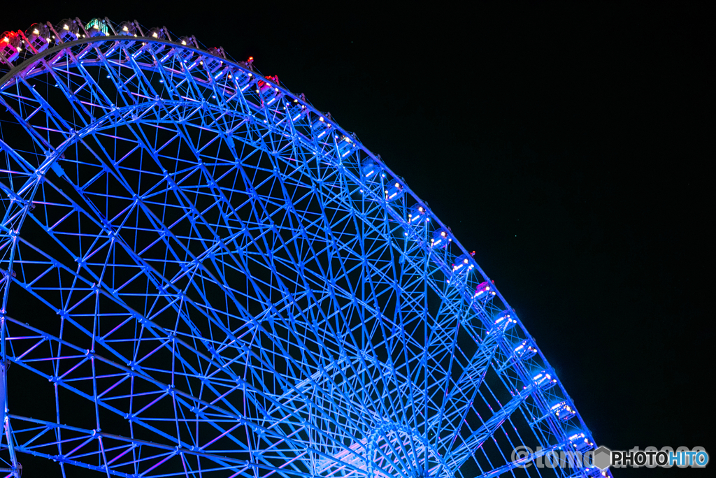 夜空に輝く観覧車