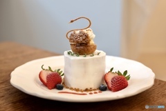 スワンと苺のショートケーキ