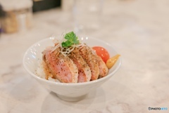 炙り鴨ロース丼