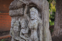 鶴見緑地公園石造②