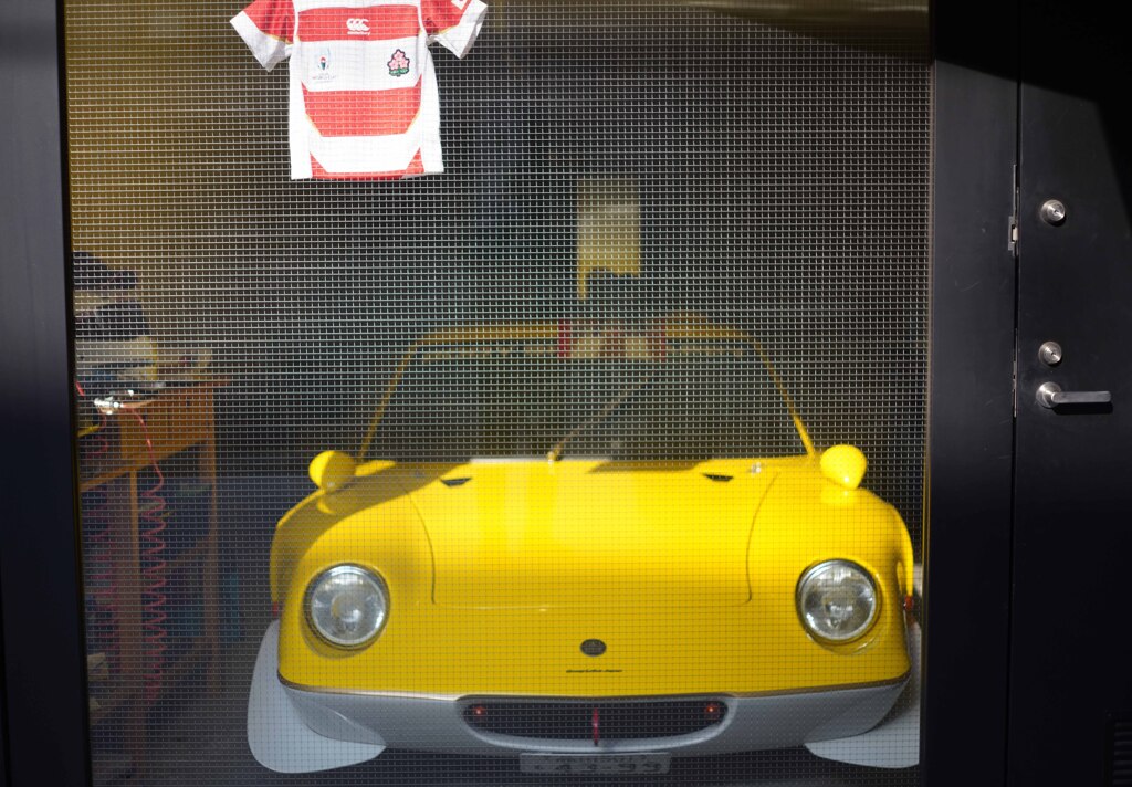yellow car