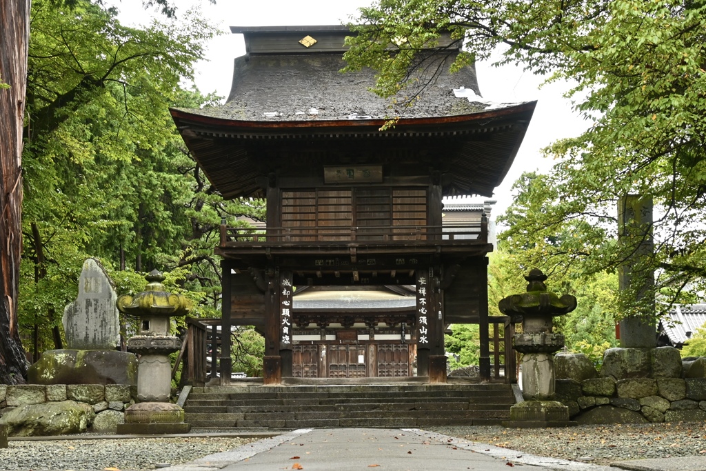 恵林寺の三門