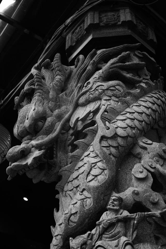 福德宮ー右龍柱