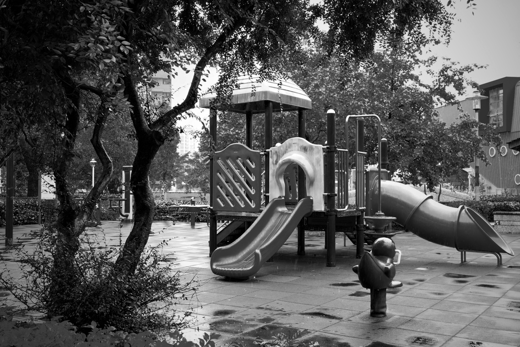 誰もいない、公園。