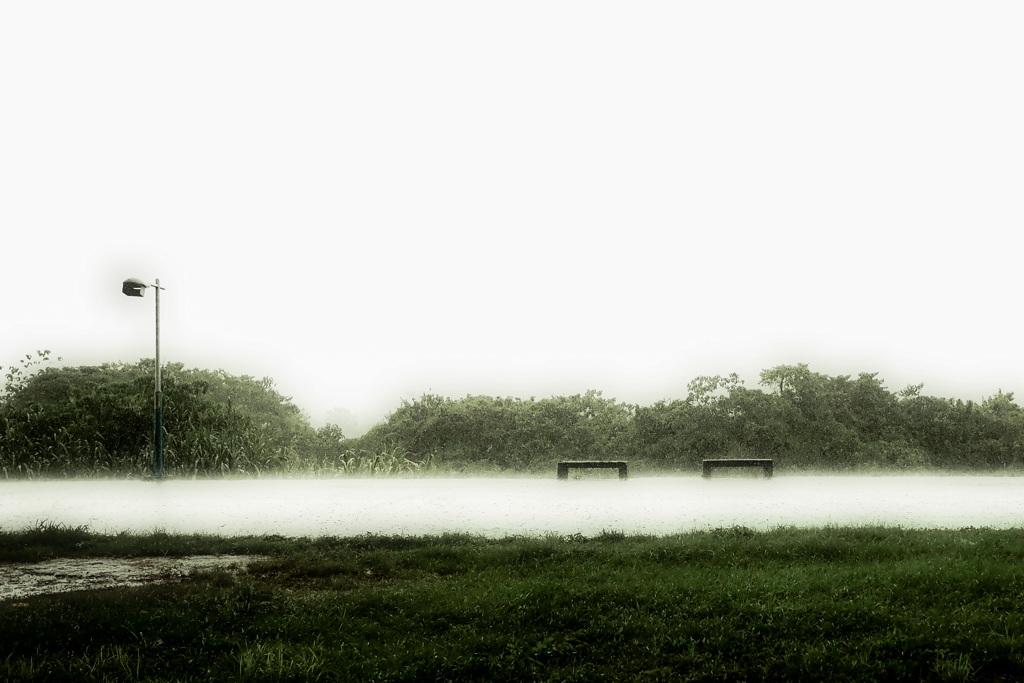 急な大雨