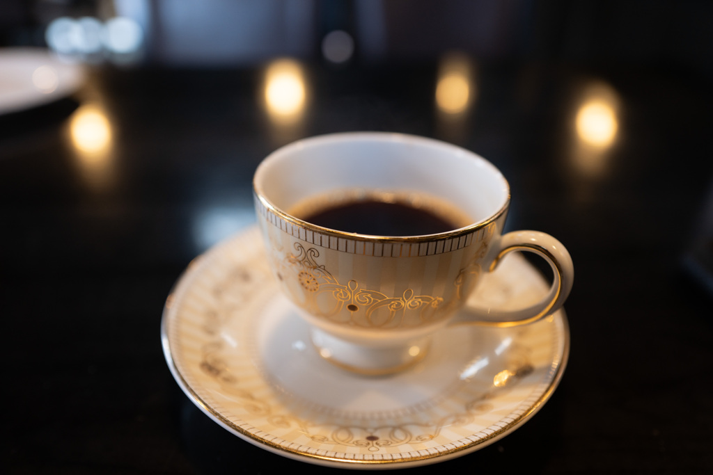 コーヒー飲みながら夢と現実の狭間で
