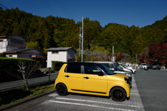 おっ！カッコいいじゃん！イエローミニカー！