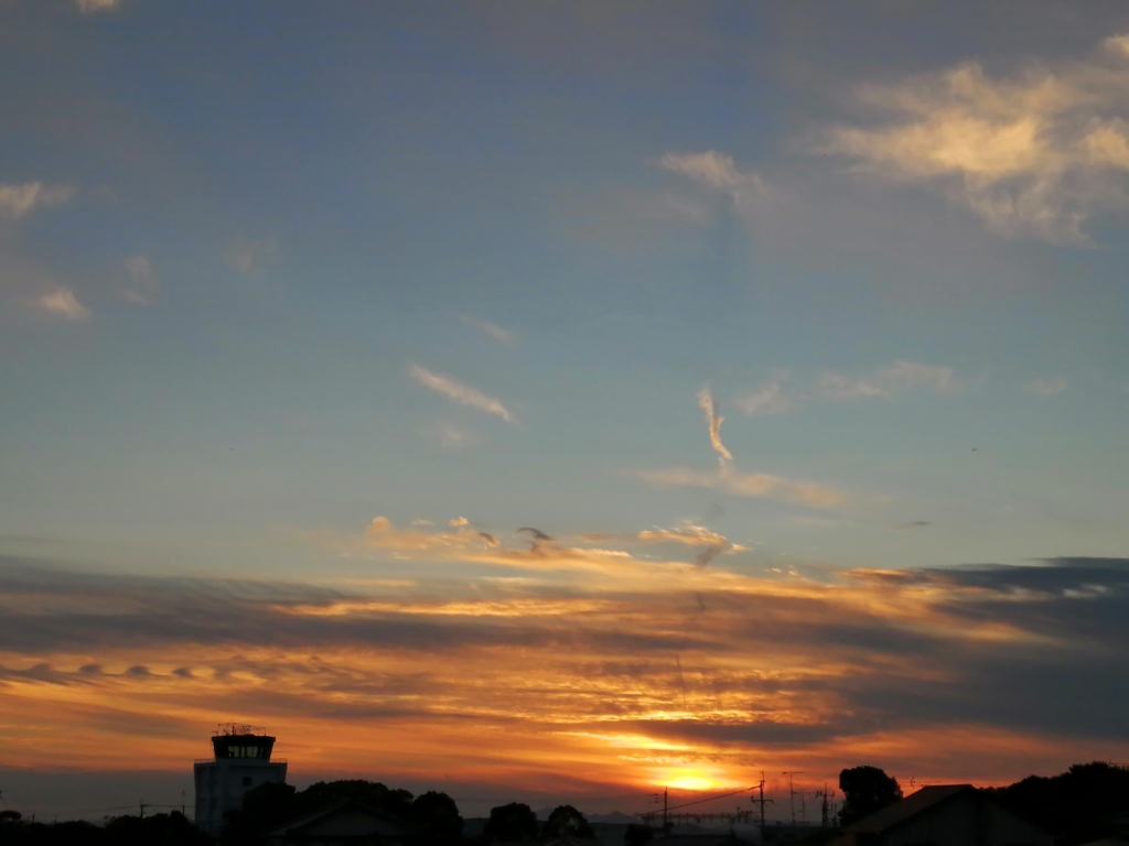 去年の10月に見た夕空。