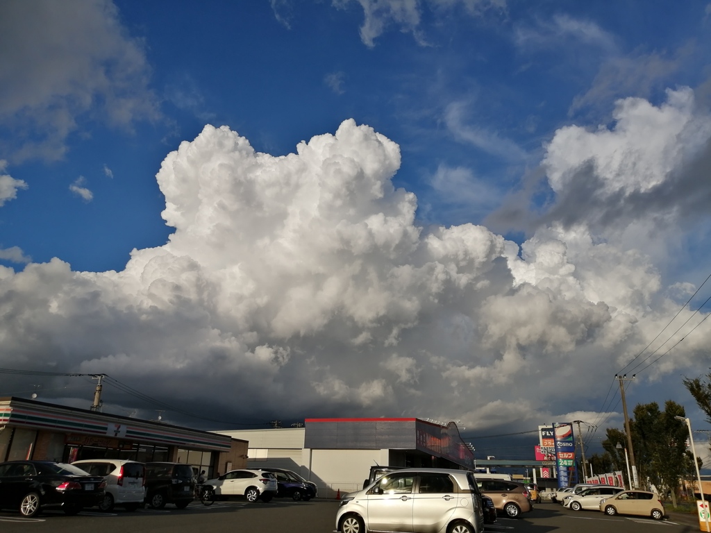 雲が迫ってきそうでした。(ﾟ∀ﾟ)