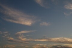 我が家の窓辺から5月14日の夕空。(*^^*)