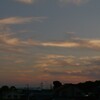 我が家の窓辺からの夕暮れ。
