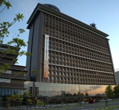 夕暮れの岐阜県庁