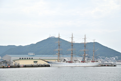 函館山と日本丸