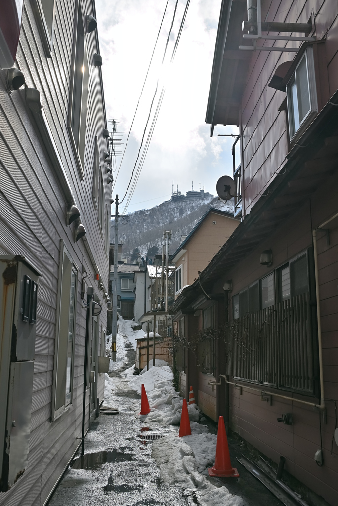 函館山の見える路地　其之弐