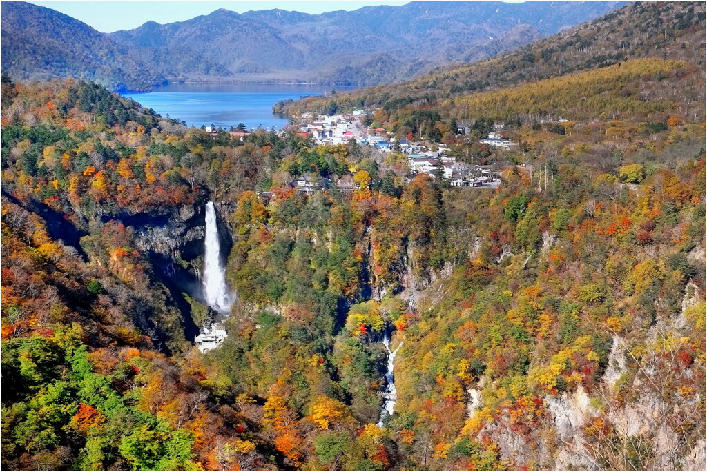 奥日光「中禅寺湖と華厳の滝」