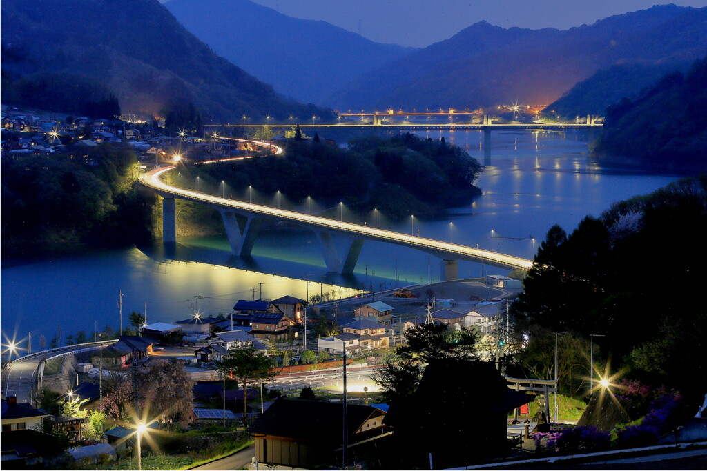 八ッ場ダムの夜景