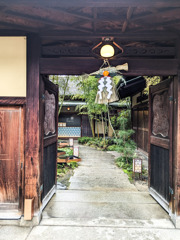二年坂を通り過ぎて