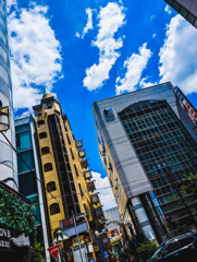 夏の空と夏の街