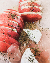 トマトとモッツァレラとバジルソース