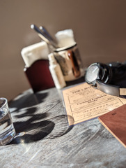 陽の当たるテーブル