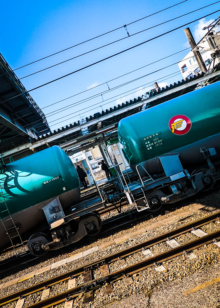 産まれた街の貨物列車