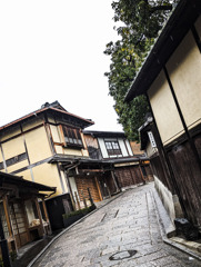 坂を登って