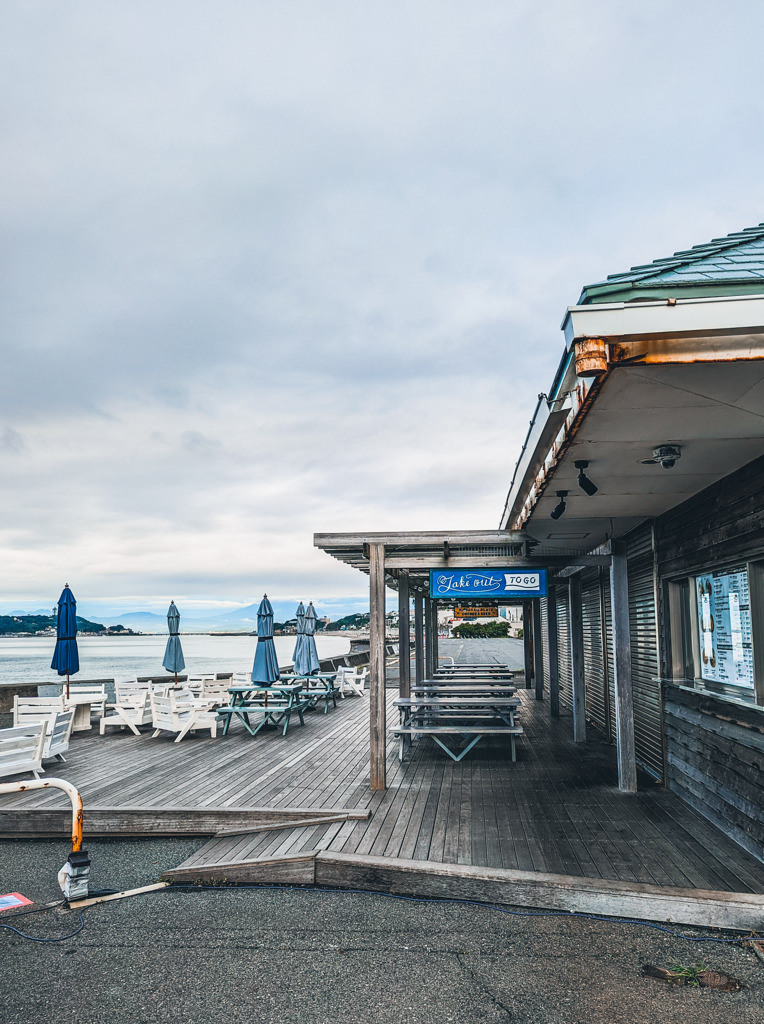 閉じたパラソル