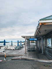 閉じたパラソル