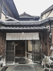 暖簾の先に