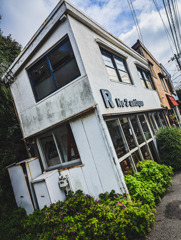 線路際の小さな店