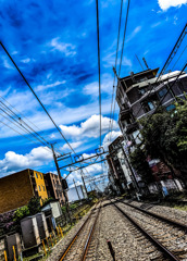 線路向こうの青空