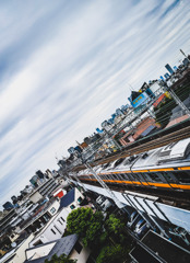 街へと続く列車