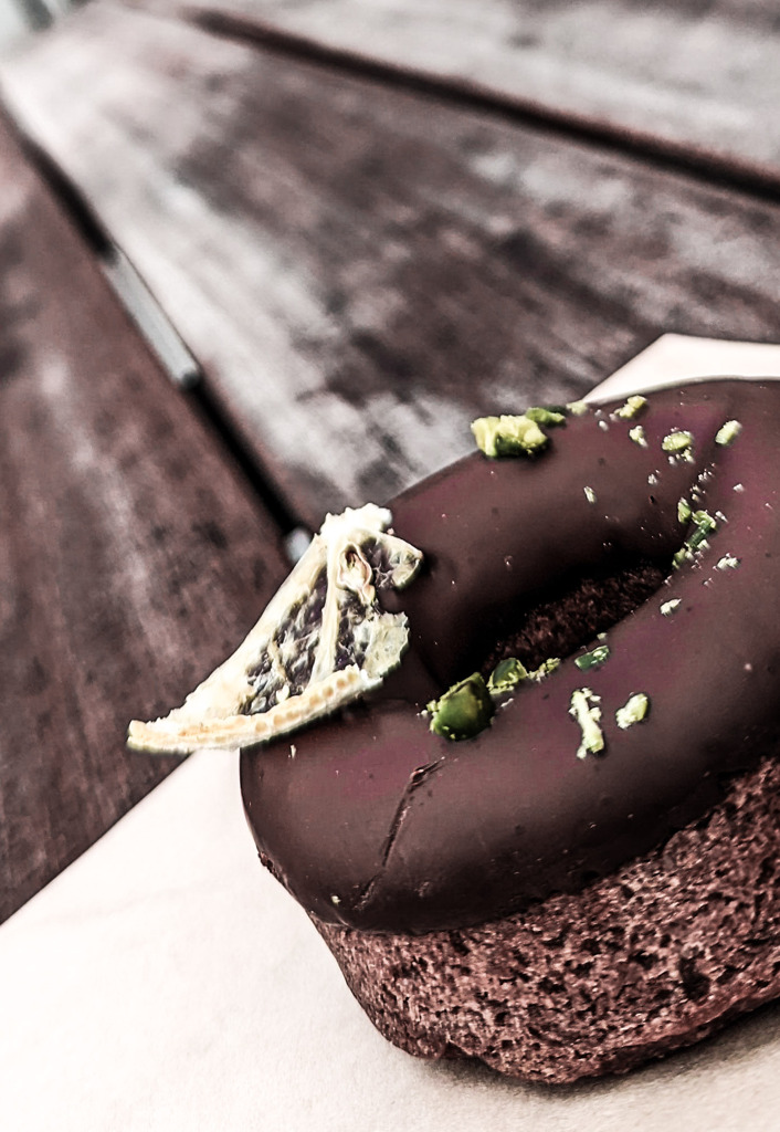 ドライフルーツとドーナッツ