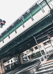 雨降る街