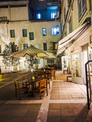 夜のカフェテラス