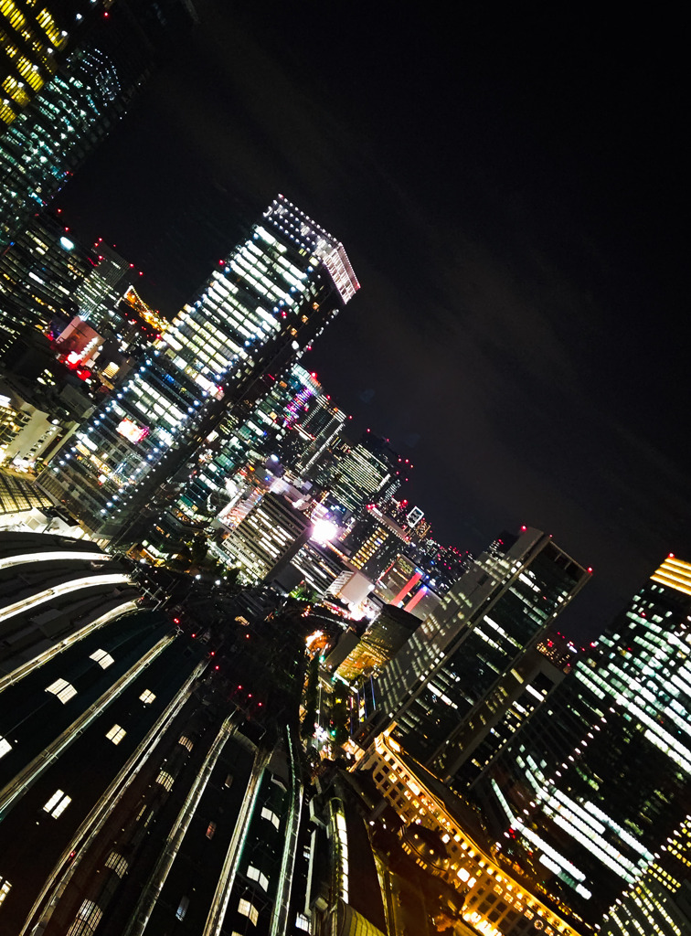 窓が光を放つ時