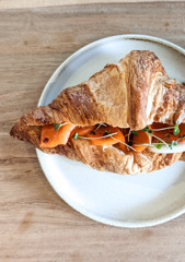 朝のクロワッサン