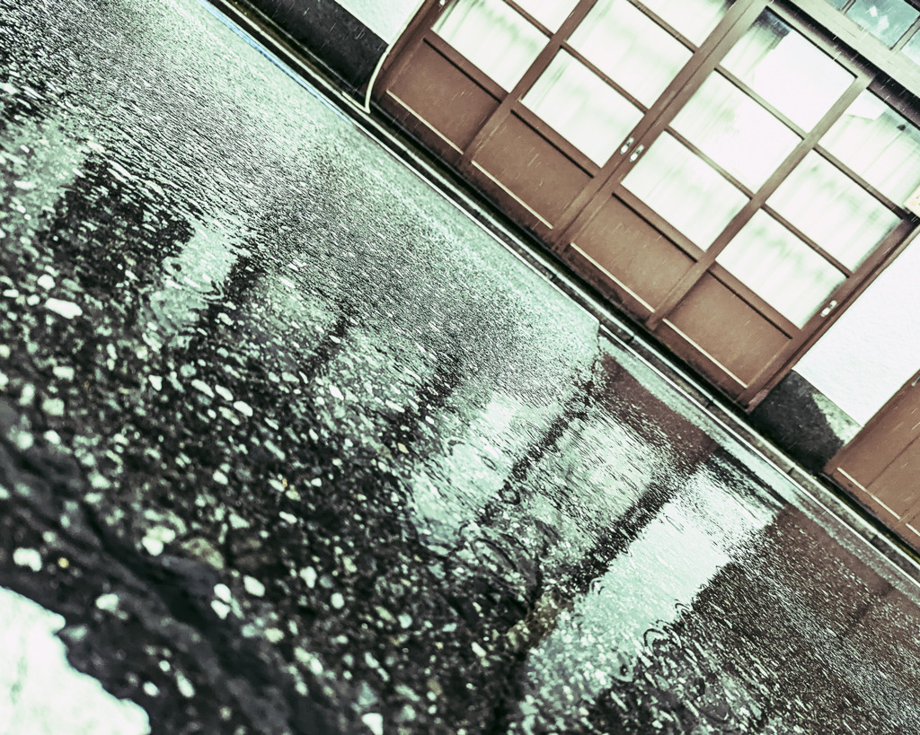 雨の街角