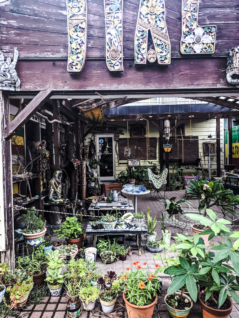 海沿いの雑貨店