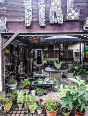 海沿いの雑貨店