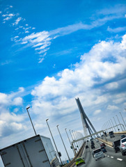 夏の空とベイブリッジ