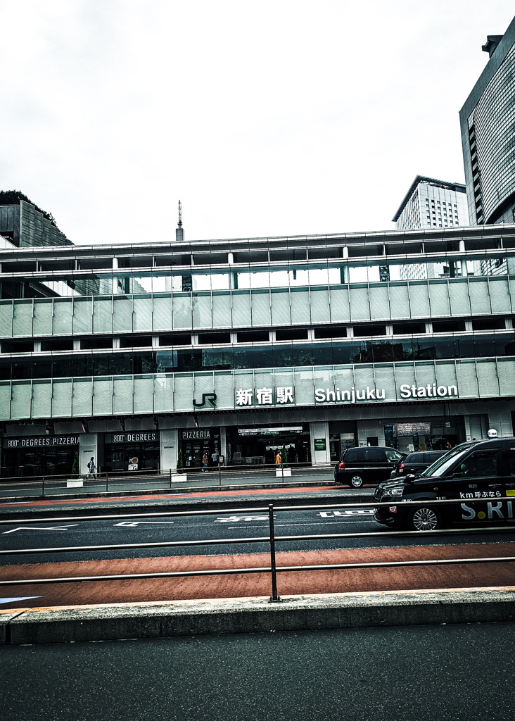 新宿駅南口