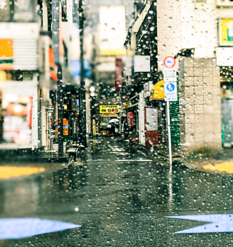 雨降る街中