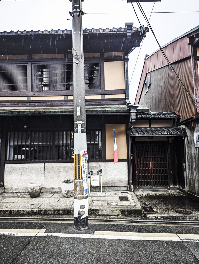小雨の街