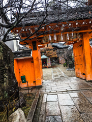 境内の朝