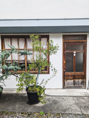 静かな店構え