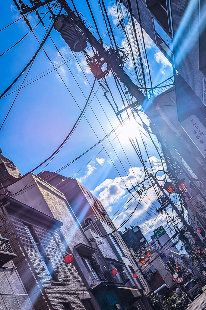 朝陽輝く飲み屋街
